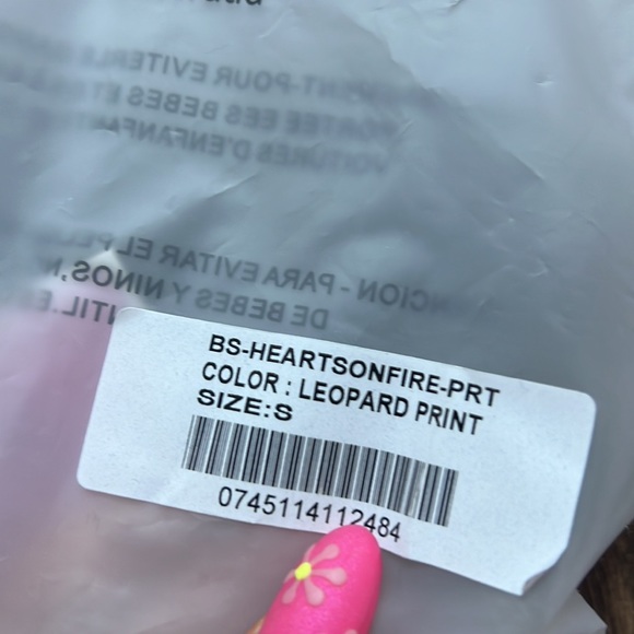 Dream Bandits Hearts on Fire Crop Top - Picture 7 of 7